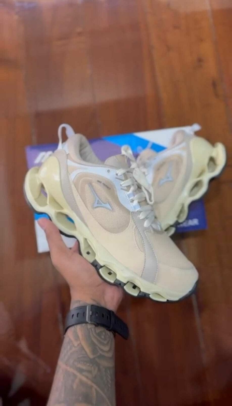 MIZUNO BETA BEJE