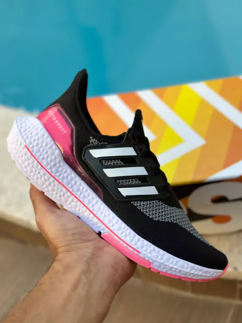 ULTRA BOOST ROSA PRETO
