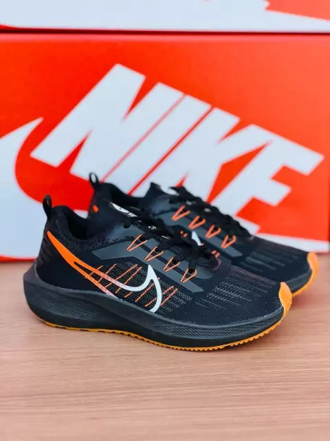 NIKE INFANTIL LARANJA E PRETO