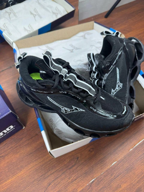 MIZUNO 13 PRETO LUXO