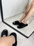 Chinelo Fluffy Tira Larga Preto na internet