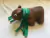 Filhote de capivara de pelúcia Lembrança de Curitiba - PR com cachecol verde. 18 cm. Modelo novo!
