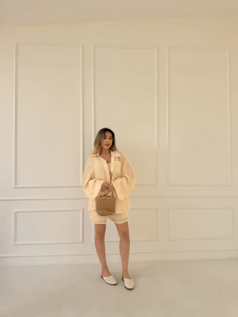 Conjunto camisa e short com babados - Areia - comprar online