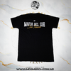 Camiseta negra con el texto "MAFIA DEL SUR Sin Traición" en la parte posterior, en letras blancas y doradas.