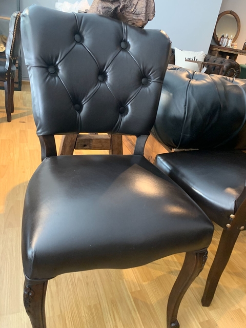 Sillas DELTA Cuero Capitone