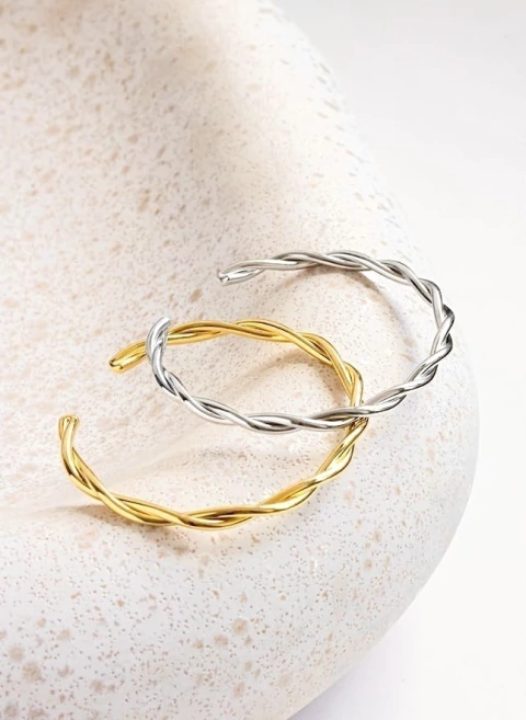 Bracelete torcido ajustável dourado