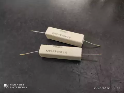 Resistor de Porcelana 820r 10w 5%
