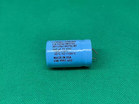 Capacitor Eletrolitico 560uf/75v 105º 25x40mm Cornell Dubilier