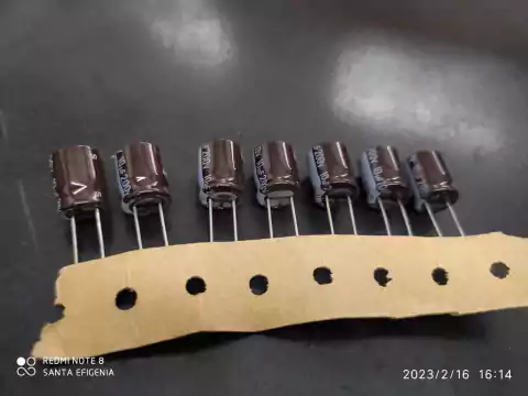 Capacitor Eletrolitico 10uf/200v 105° 10x17mm