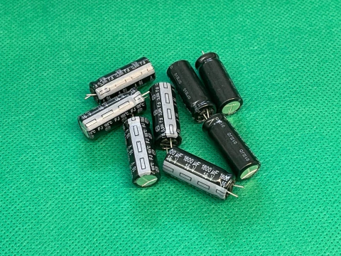 Capacitor Eletrolitico 1800uf/16v 105° 10x25mm Serie Fj Panasonic