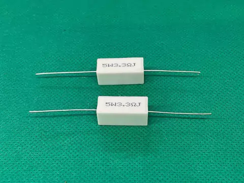 Resistor de Porcelana 3r3 5w 5%