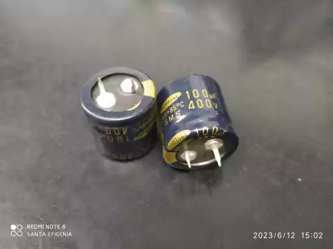 Capacitor Eletrolitico 100uf/400v Snap-in 85° 25x25mm Samsung