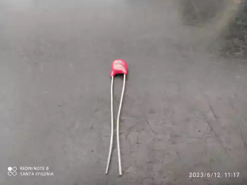 Varistor V390za05 = Z390 = S05k250v 5mm 250v