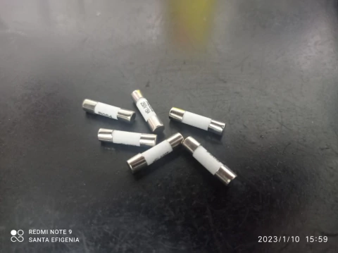 Fusivel 15amp 250v 5x20mm Ceramico Retardo