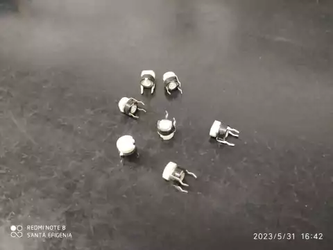 Trimpot Mini Horizontal 1m 6mm Com Botão