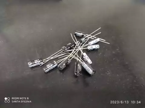 Capacitor Eletrolitico 47uf/25v 105° 5x11mm H