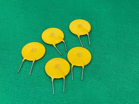 Fusivel Resetavel Ptc L60-300 = Mf-r300 = Rxe300 3amp 60v