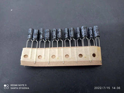 Capacitor Eletrolítico 100uf/16v 85° 5x11mm Zhn