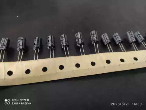 Capacitor Eletrolitico 100uf/25v 85° 6,3x11mm Sancon