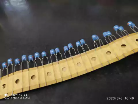 Indutor 220uh Radial El0405ra-221j-3 Tdk