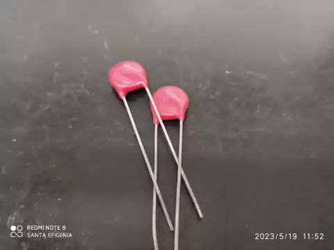 Varistor V100za4 = 100z4 = S10k60v 10mm 60v Ge