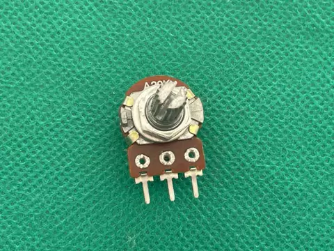 Potenciometro 20ka 16mm L20 Log