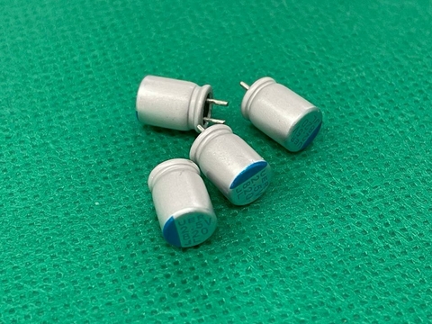 Capacitor Eletrolitico 820uf/2,5v 105° 6x8mm Solido