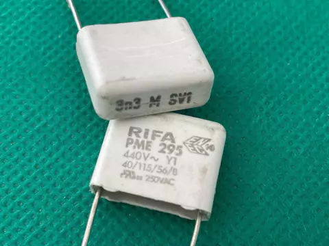Capacitor Poliester 3,3nf/440v = 3k3/440v Y1 Pme295 Supressor Rifa