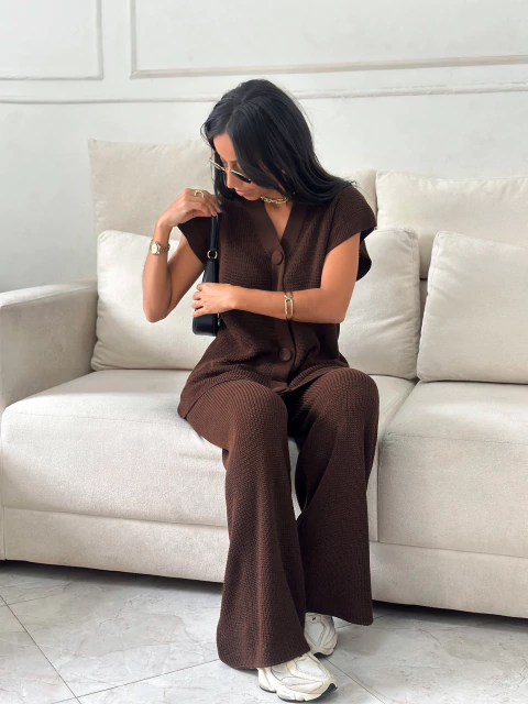 Conjunto Feminino em Tricôt com Calça Pantalona Forrada e Blusa Com Botões - comprar online