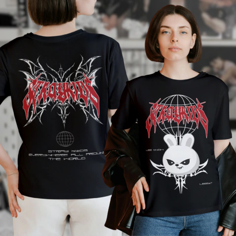CAMISETA Leebit Evil - Stray Kids Everywhere All Around The World