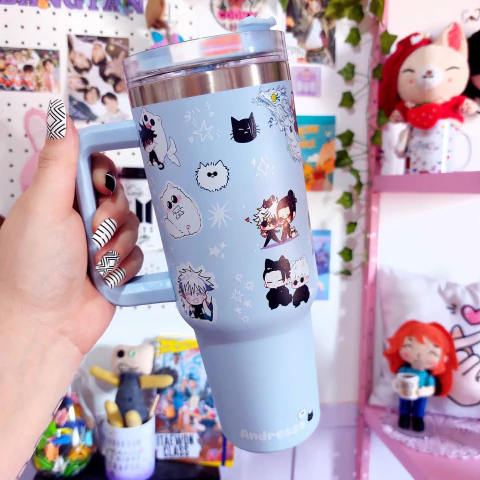 Copo Quencher SATORU GOJO & SUGURU GETO CHIBI - # MUNDINHO DA V