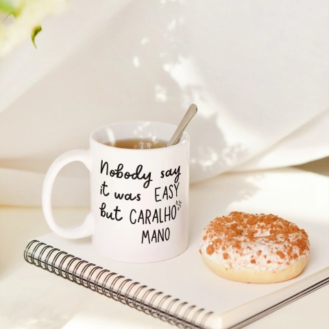 Caneca Nobody say it was EASEY - comprar online