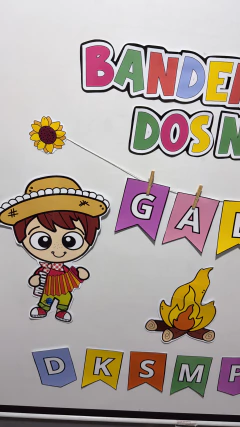 MURAL - BANDEIRINHAS DOS NOMES - FESTA JUNINA