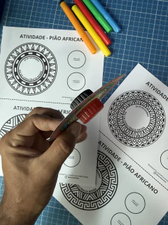 ATIVIDADE - PIÃO AFRICANO - TAMPINHAS - Recriar Arte