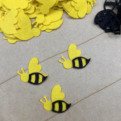 Abelha de feltro 3cm cortada a laser - 50 unidades - Ticia Reis