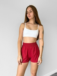 Short Soltinho Vermelho na internet