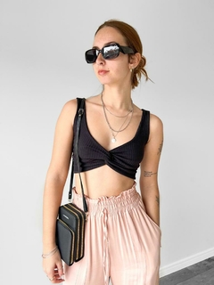 Cropped Erica Preto