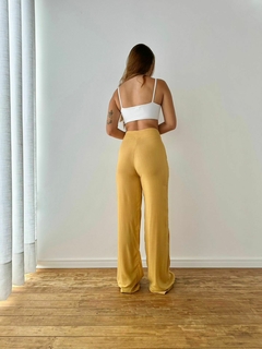 PANTALONA FERNANDA MOSTARDA na internet