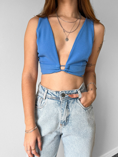 Cropped decote Azul na internet