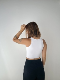 Cropped Vitória Branco 2.0 - comprar online