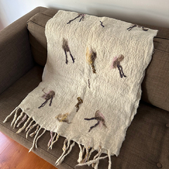 Manta / chal fueguino de fieltro lana de oveja - comprar online
