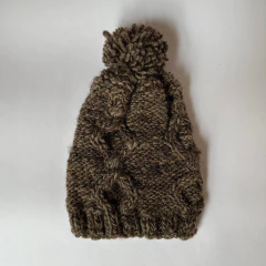 Gorro de lana fueguino con pompón