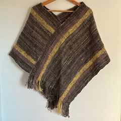 Poncho corto fueguino