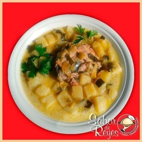 SABOR DE REYES - POLLO DE LAS SIERRAS CON PAPAS A LA SALSA DE PUERROS.