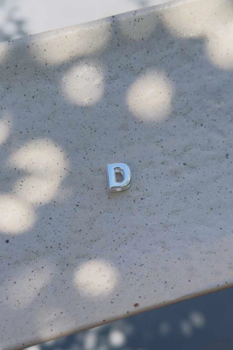 Pingente Letra Lisa D - comprar online