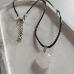 Collar Corazón de Piedra Natural Cuarzo Rosa - comprar online