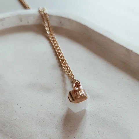 Collar con dije de Cuarzo Cristal