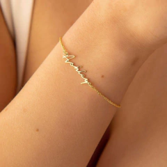 Pulsera Name Gold en internet