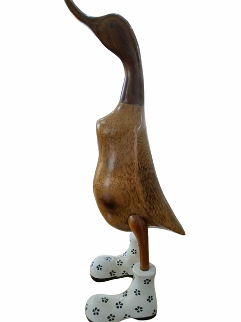 Pato de Botas Branco Flores Preta entalhados manualmente na madeira, tamanhos G 50 cm (Com avaria, com manchas na bota) - comprar online