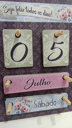 Calendário Permanente de Mesa Floral lilás - Toko Artesanato e Decorações